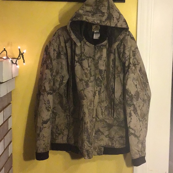 Outdoors, cold weather, hunting - Picture 1 of 3